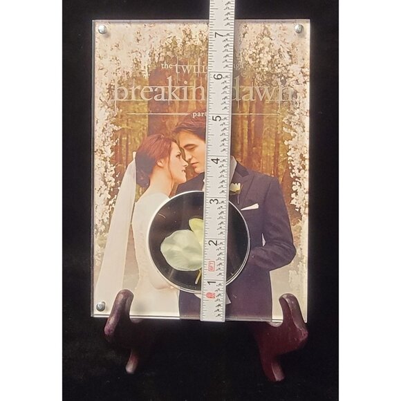 Official Collectible Wedding Photo and Flower Movie Prop from Breaking Dawn Part - Picture 2 of 12